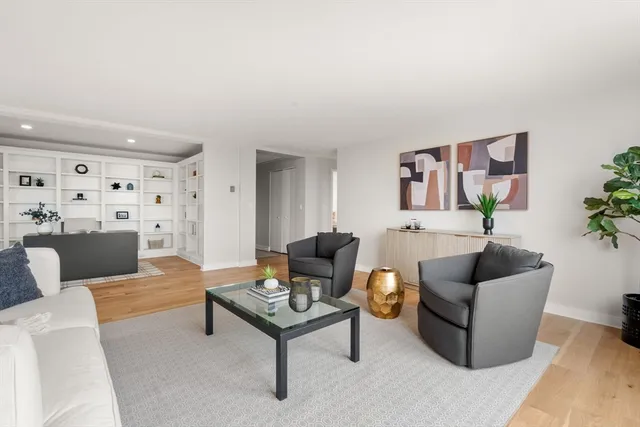 $1,350,000 | 45 Longwood Avenue, Unit PHA, Brookline, MA 02446