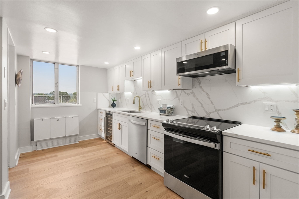 45 Longwood Avenue, Unit PHA Brookline, MA 02446 - Photo 10 of 27