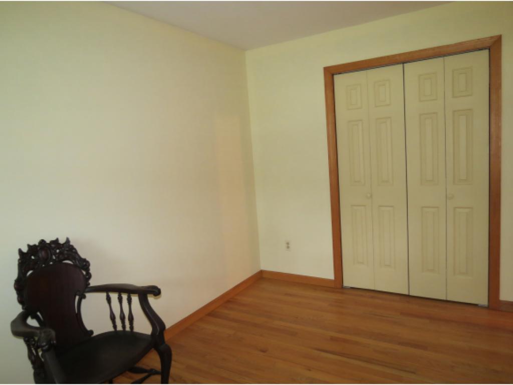 1008 Middle Pownal Road Bennington, VT 05201 - Photo 16 of 24 Gallery Image 16