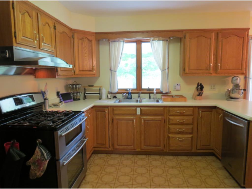1008 Middle Pownal Road Bennington, VT 05201 - Photo 3 of 24 Gallery Image 3