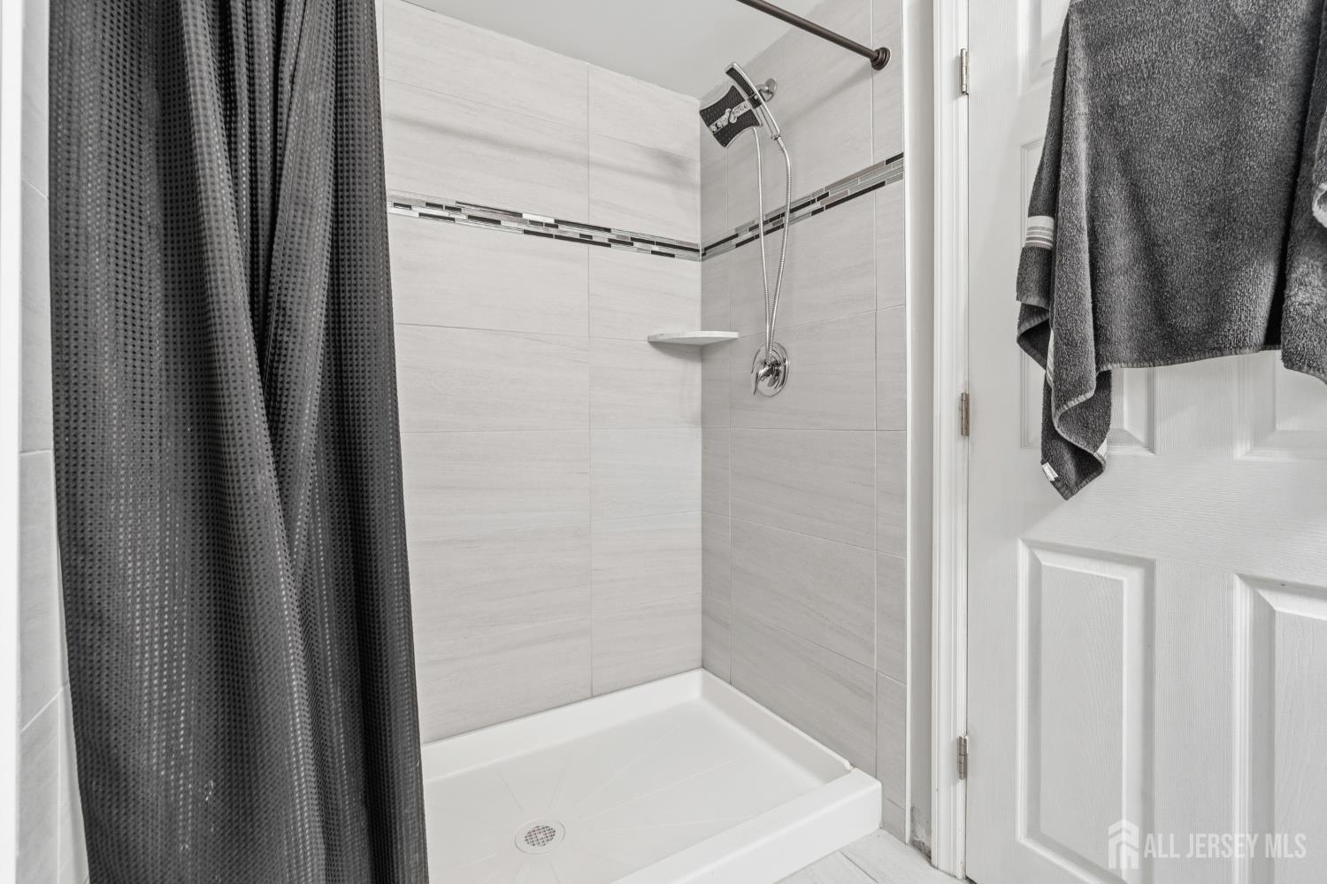 24 Wilk Road Edison, NJ 08837 - Photo 32 of 41