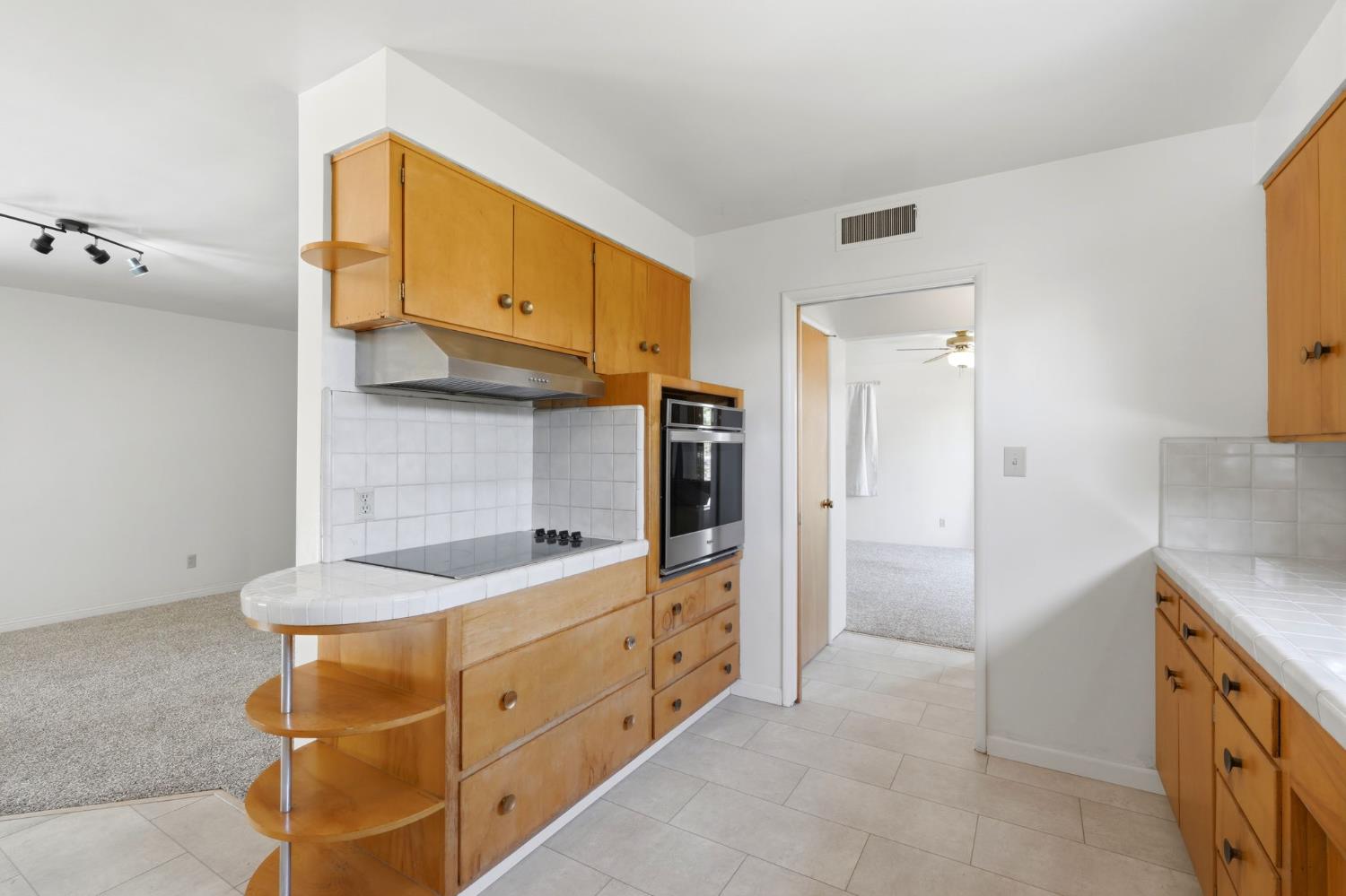 293 West Ponderosa Avenue Reedley, CA 93654 - Photo 14 of 43