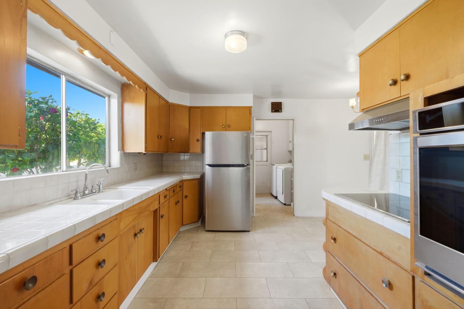 293 West Ponderosa Avenue Reedley, CA 93654 - Photo 15 of 43