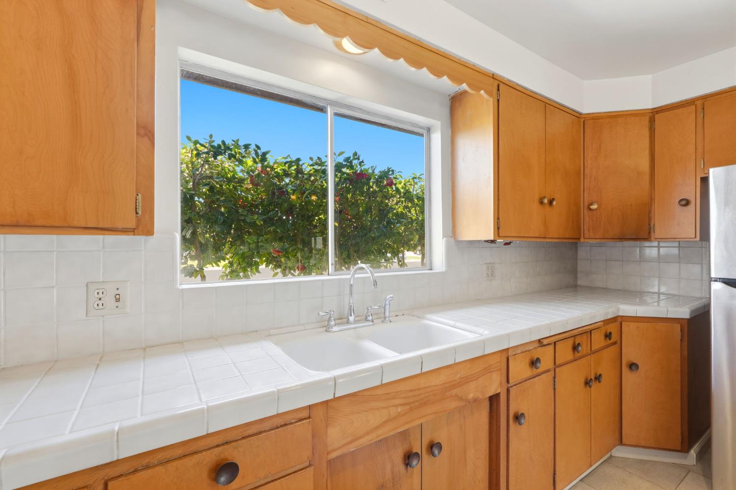 293 West Ponderosa Avenue Reedley, CA 93654 - Photo 16 of 43