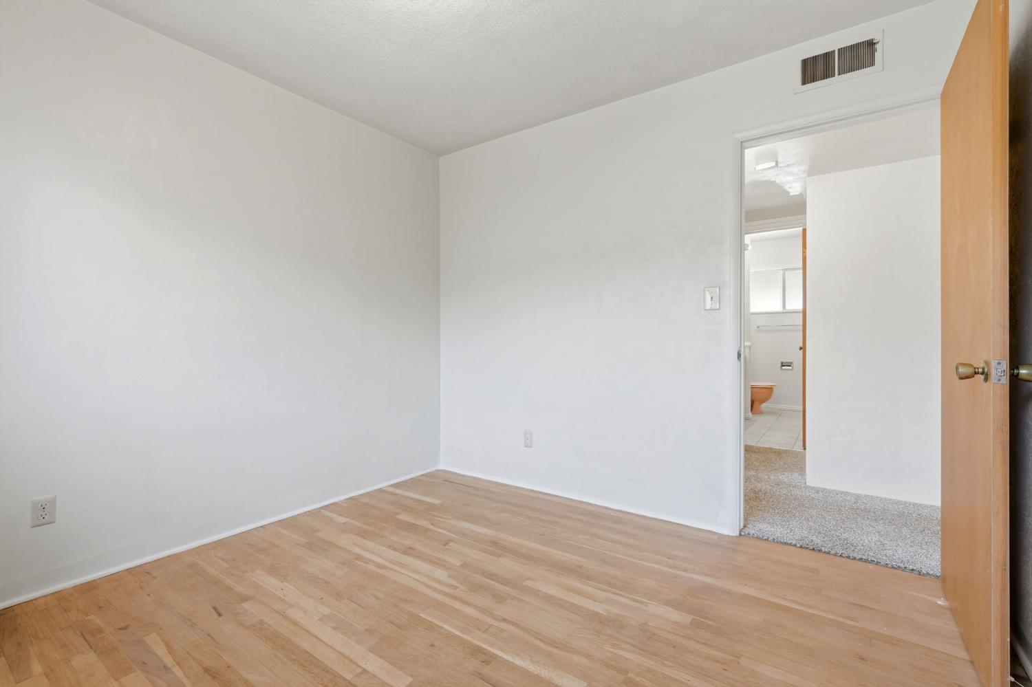 293 West Ponderosa Avenue Reedley, CA 93654 - Photo 19 of 43