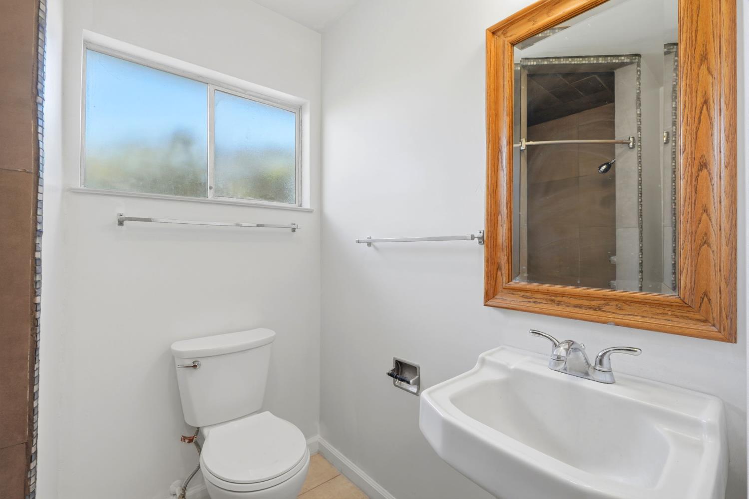 293 West Ponderosa Avenue Reedley, CA 93654 - Photo 24 of 43