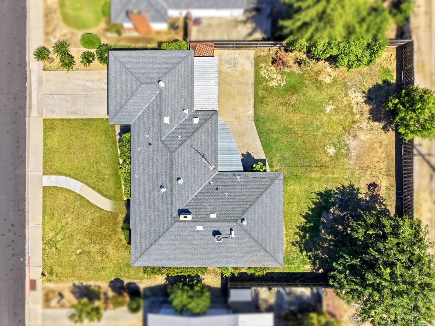 293 West Ponderosa Avenue Reedley, CA 93654 - Photo 39 of 43