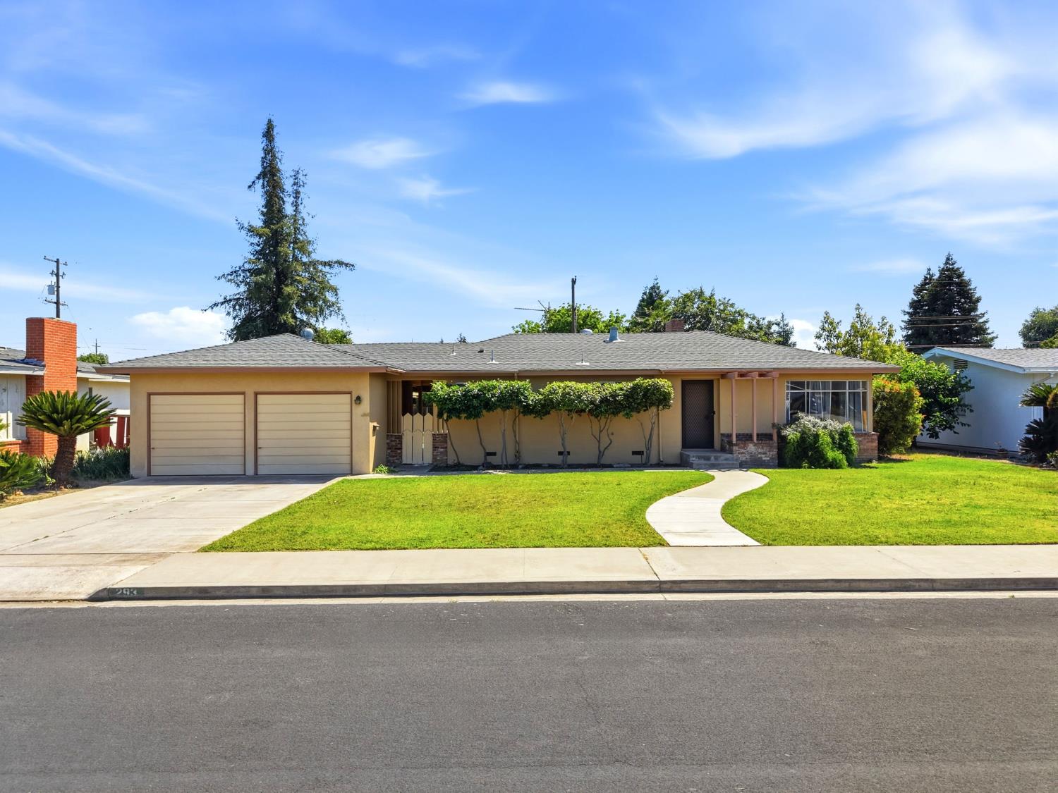 293 West Ponderosa Avenue Reedley, CA 93654 - Photo 42 of 43