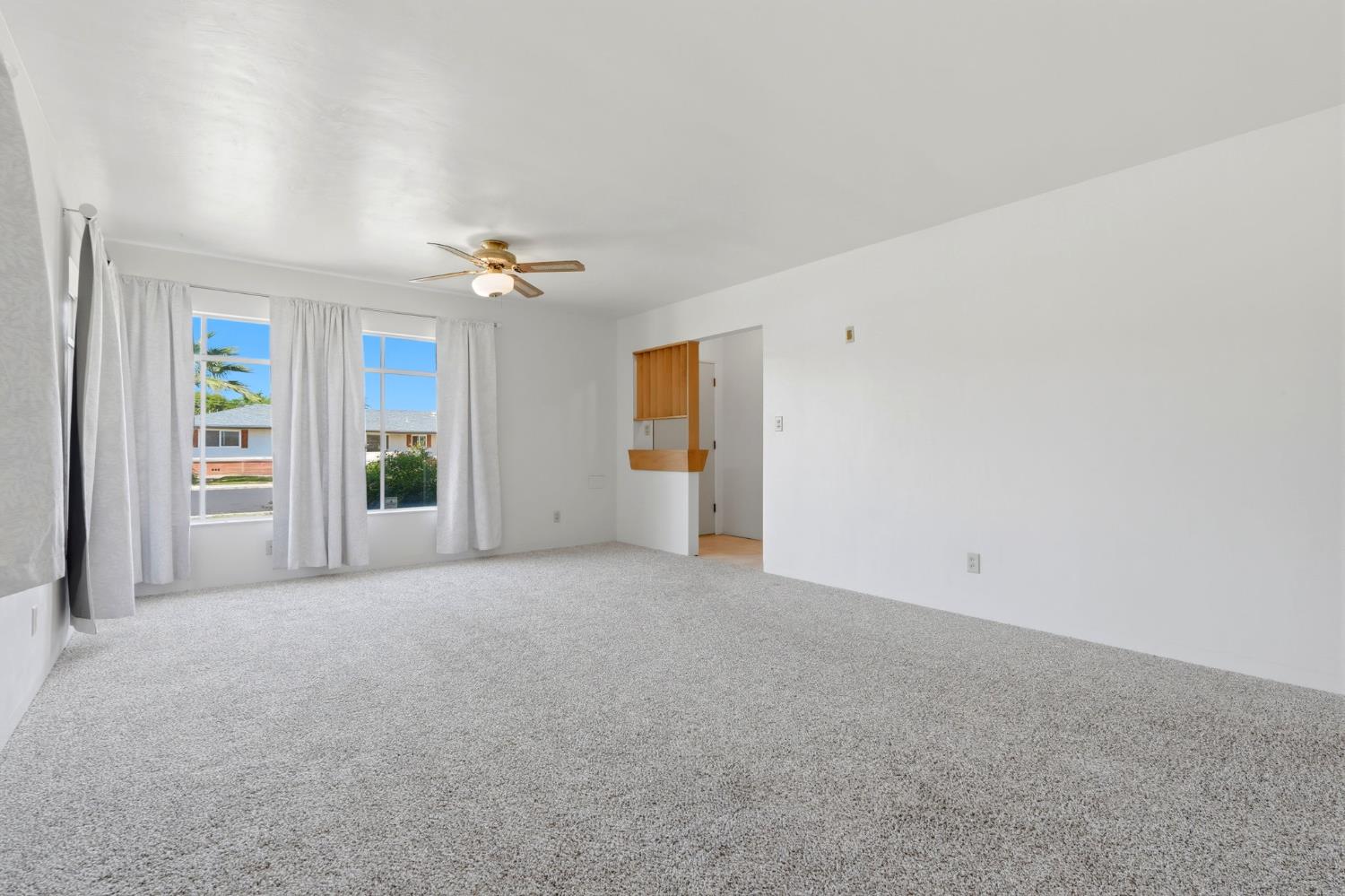 293 West Ponderosa Avenue Reedley, CA 93654 - Photo 9 of 43