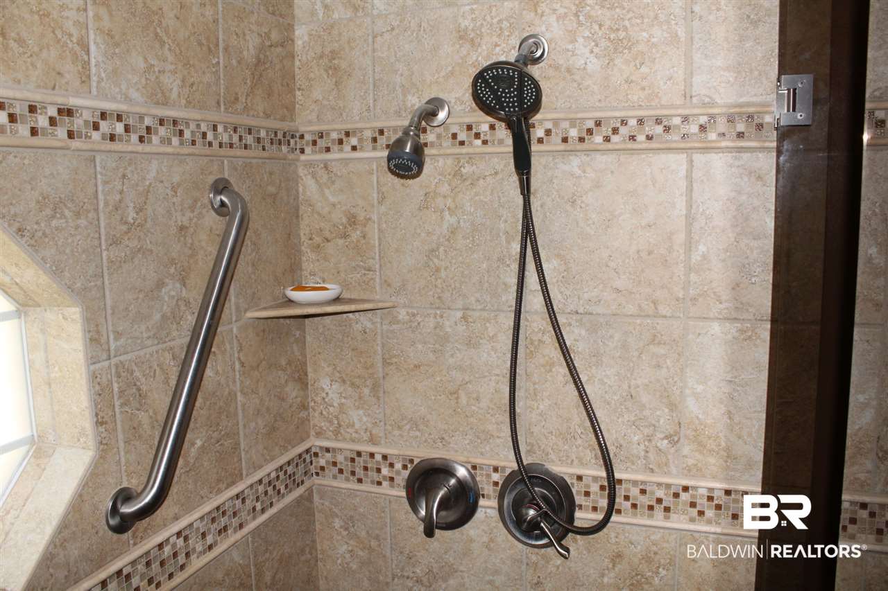 101 Pennbrooke Loop Foley, AL 36535 - Photo 4 of 43 Master Shower