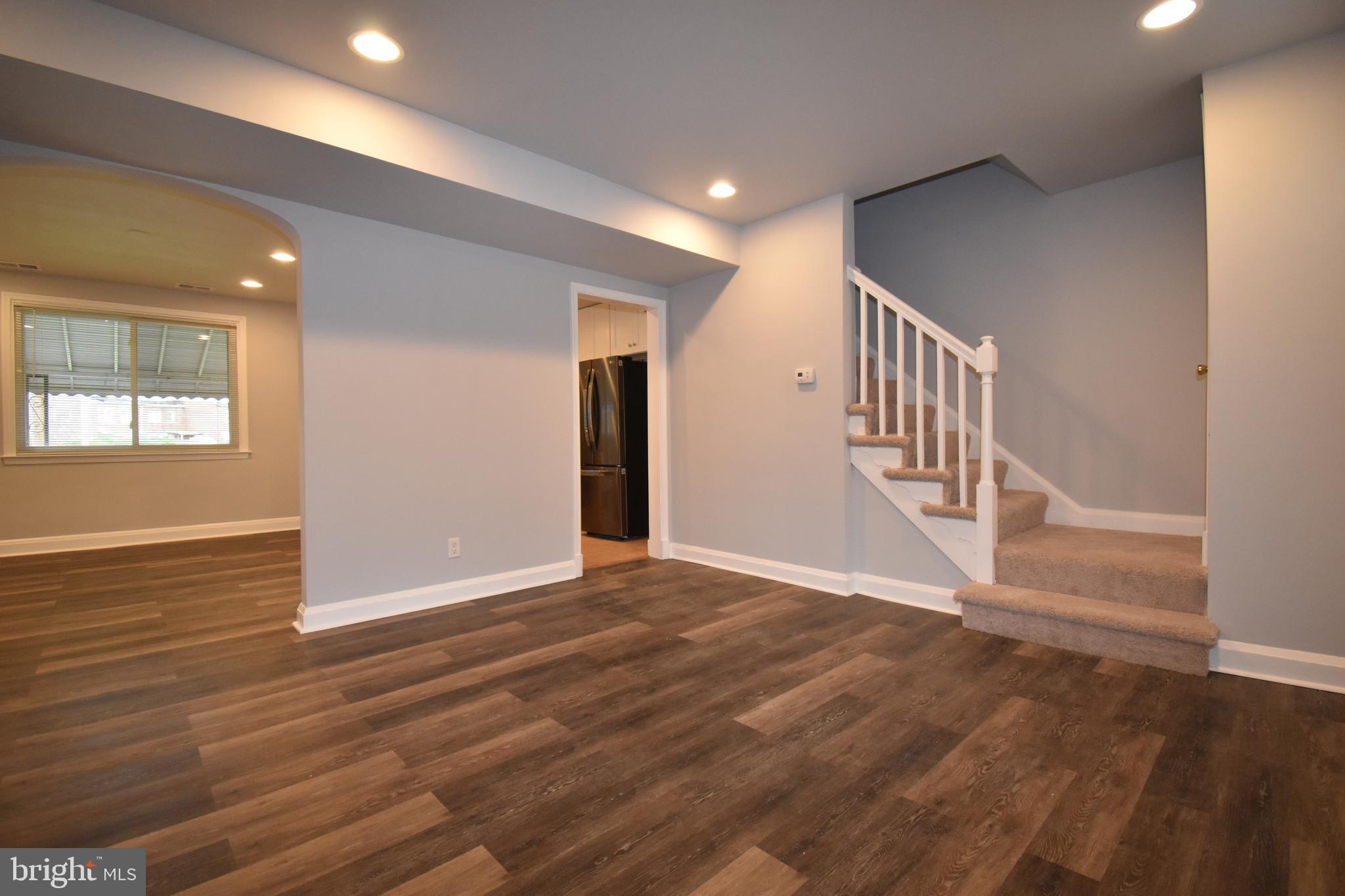 817 Kevin Road Baltimore, MD 21229 - Photo 2 of 29 Living Room