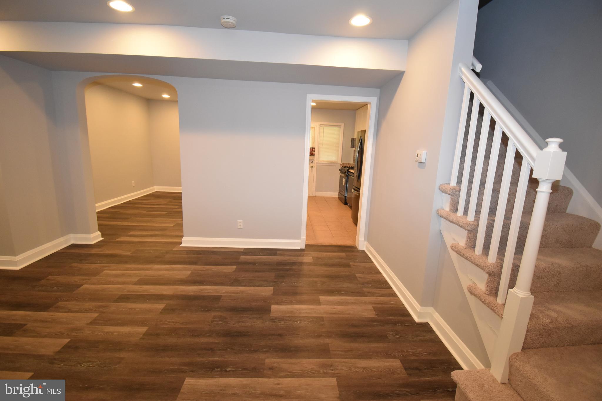 817 Kevin Road Baltimore, MD 21229 - Photo 13 of 29 Living Room