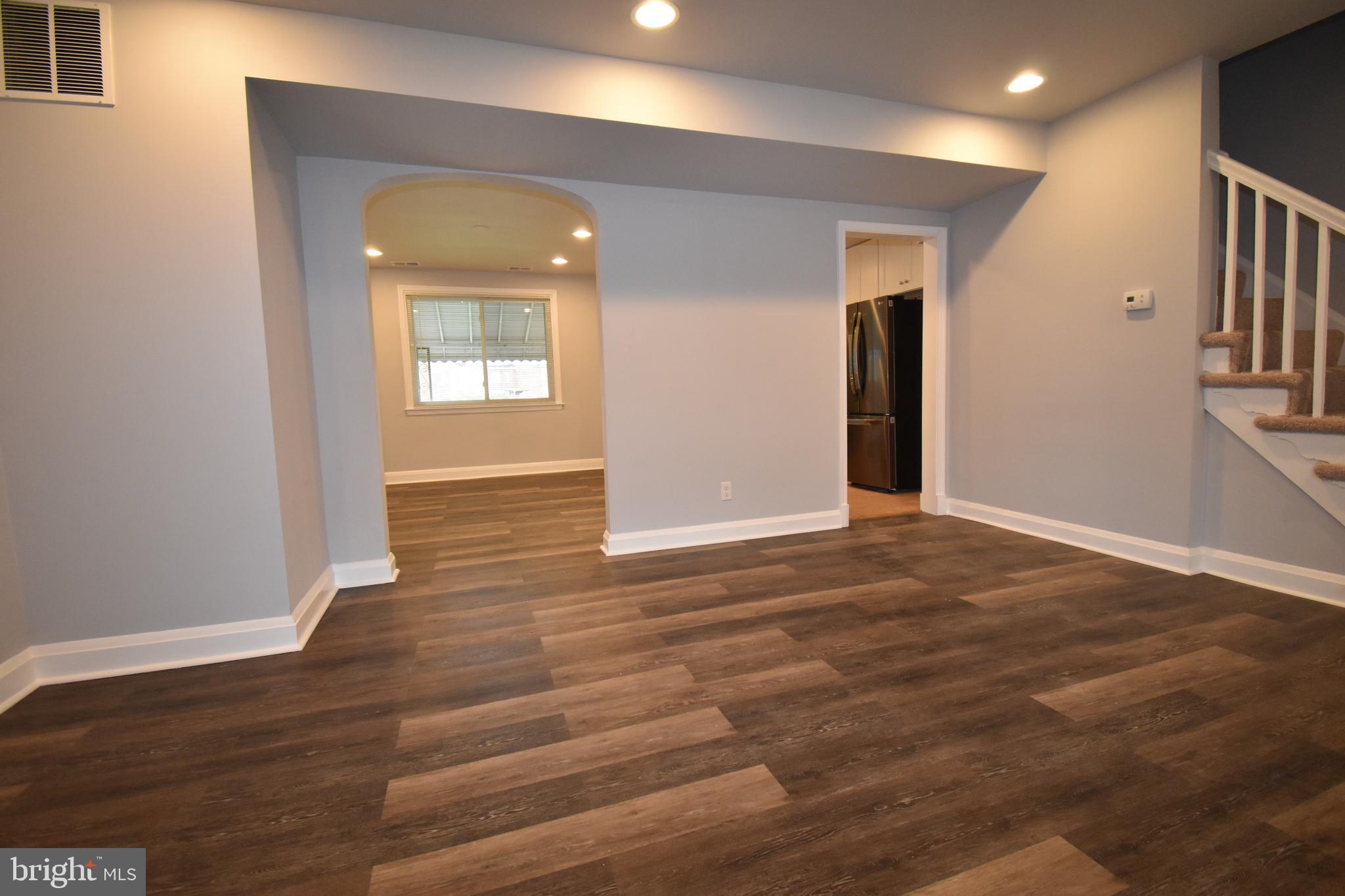 817 Kevin Road Baltimore, MD 21229 - Photo 3 of 29 Living Room