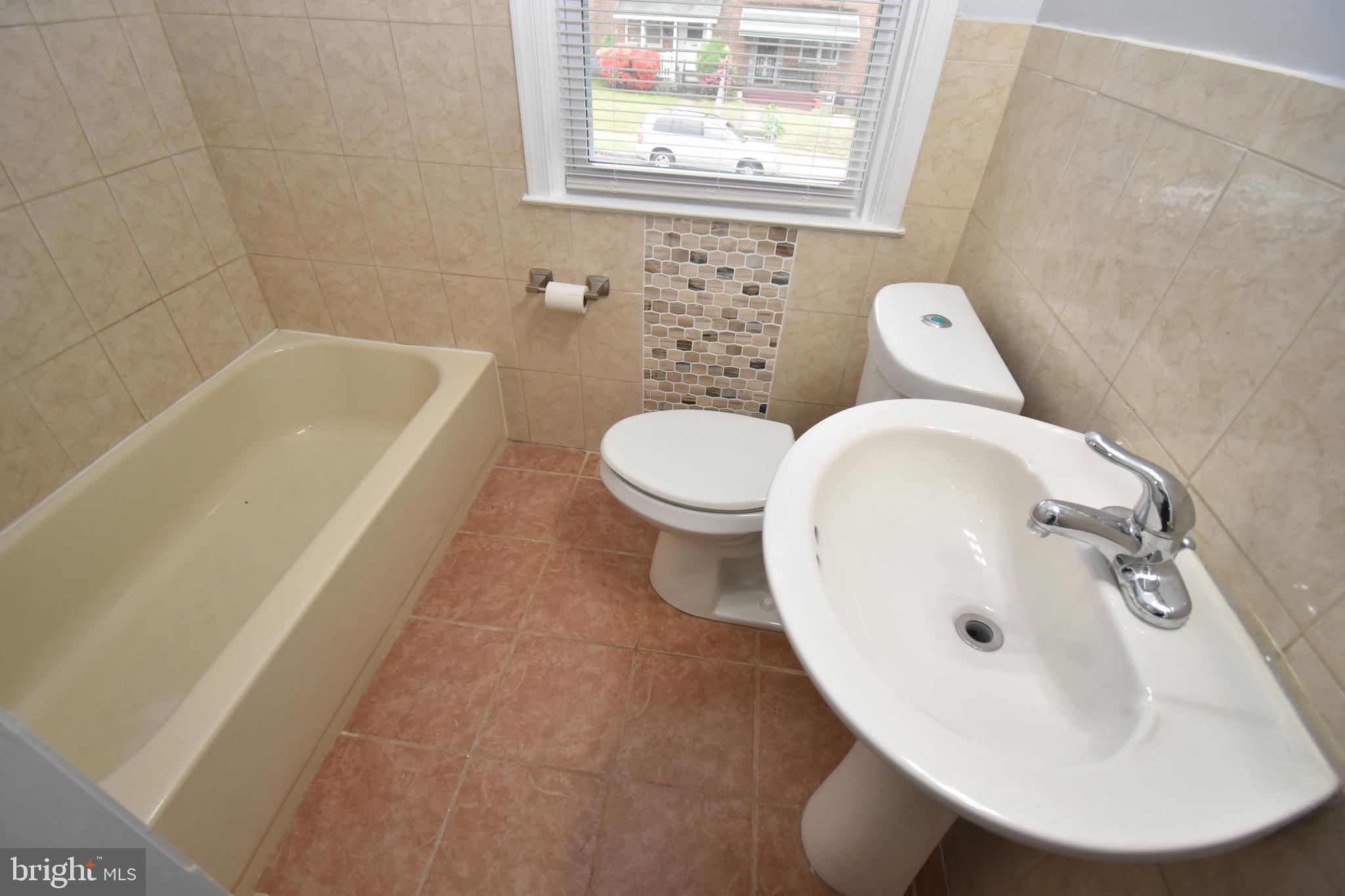 817 Kevin Road Baltimore, MD 21229 - Photo 21 of 29 Second Floor Bath