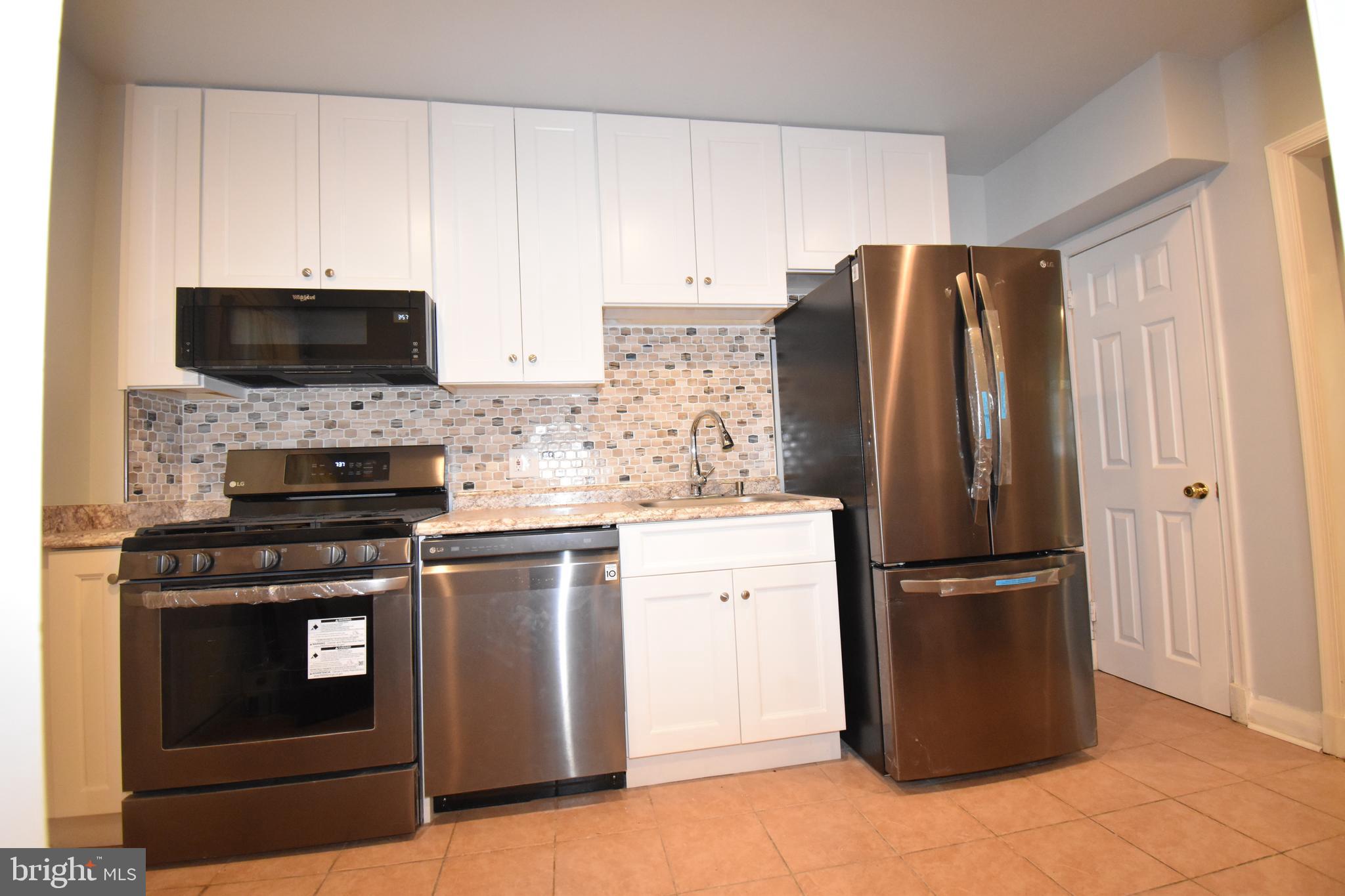 817 Kevin Road Baltimore, MD 21229 - Photo 8 of 29 Kitchen