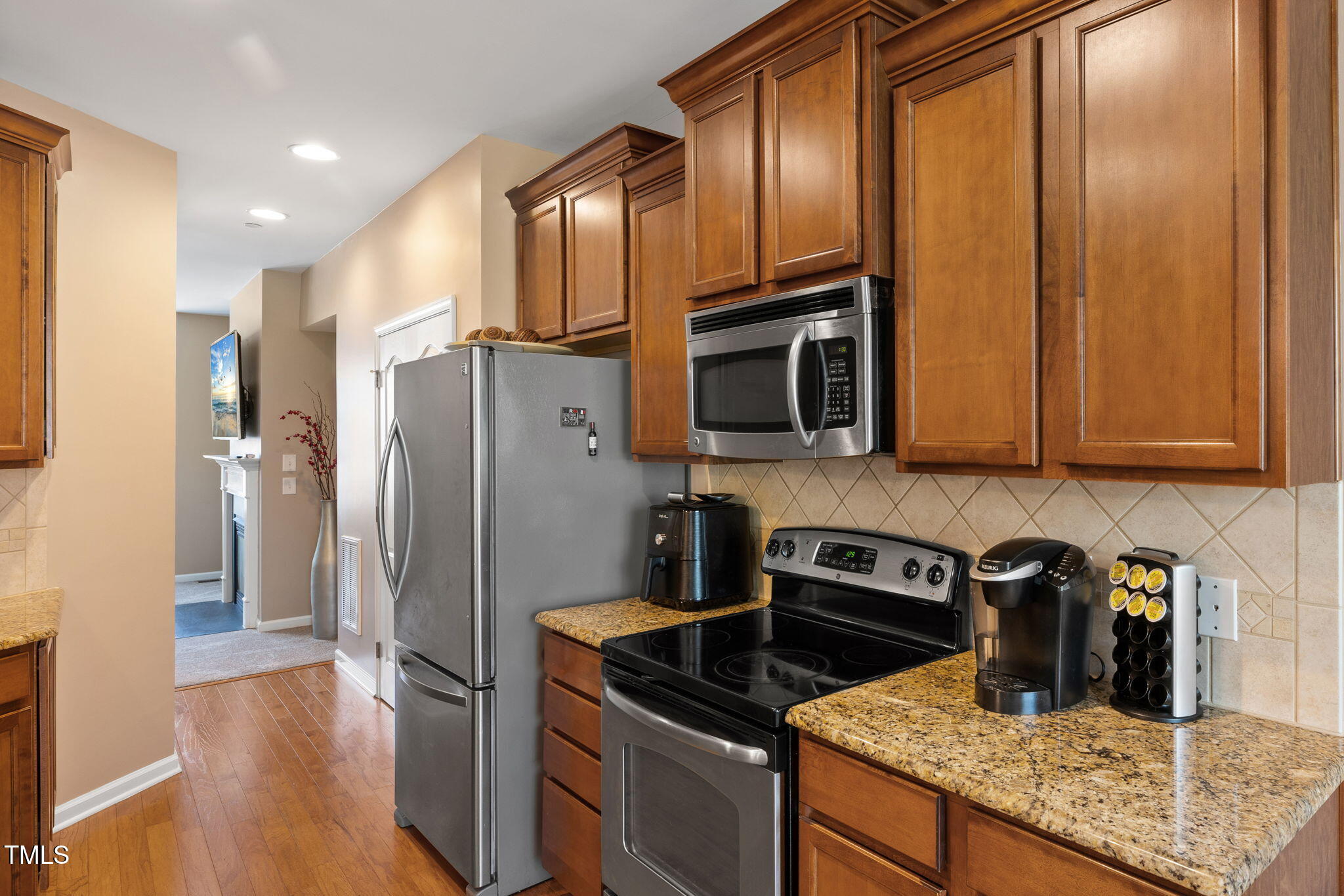 8331 Primanti Boulevard Raleigh, NC 27612 - Photo 6 of 23 19-web-or-mls-KMH_6905