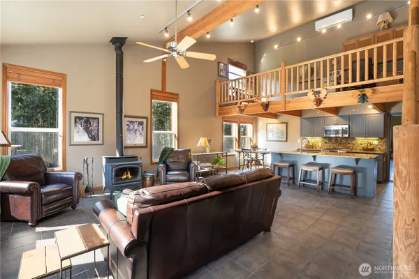 $1,150,000 | 32408 146th Avenue East, Graham, WA 98338