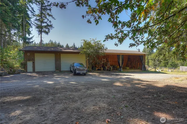 a view of a garden with trees
