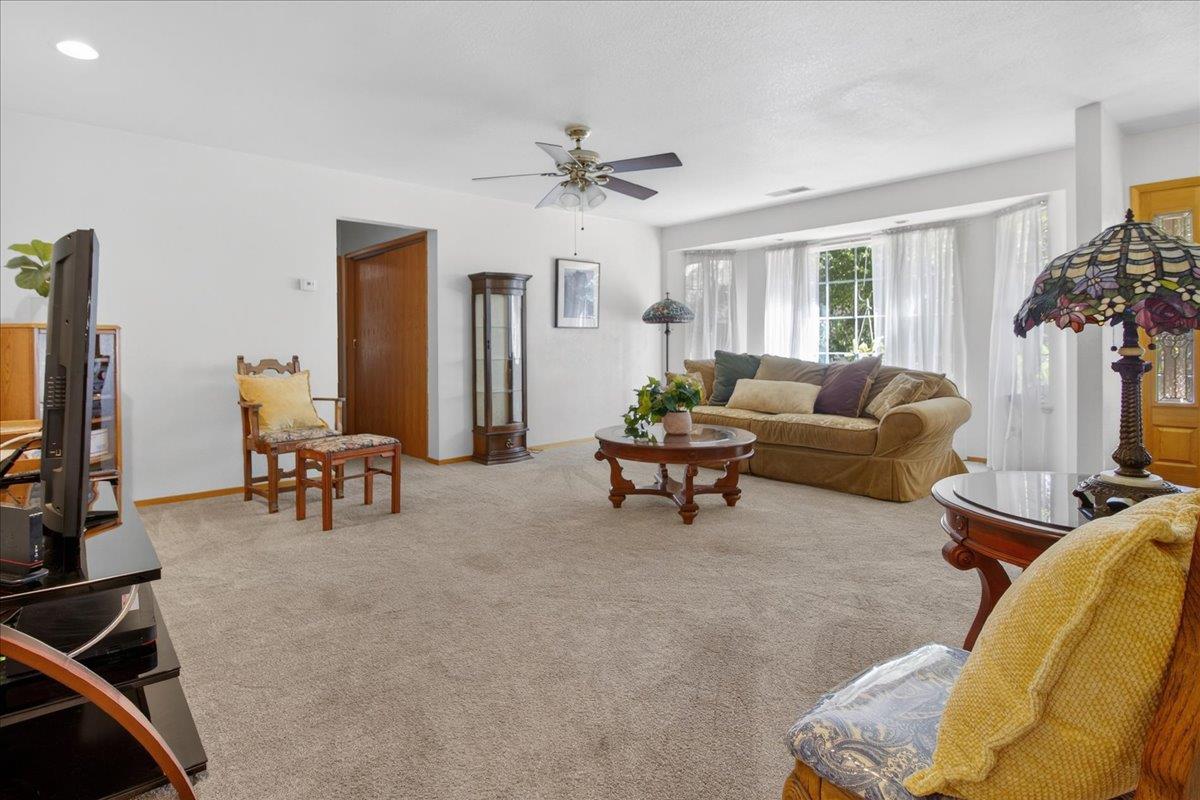 1222 Via Del Sol Road Salinas, CA 93907 - Photo 30 of 45