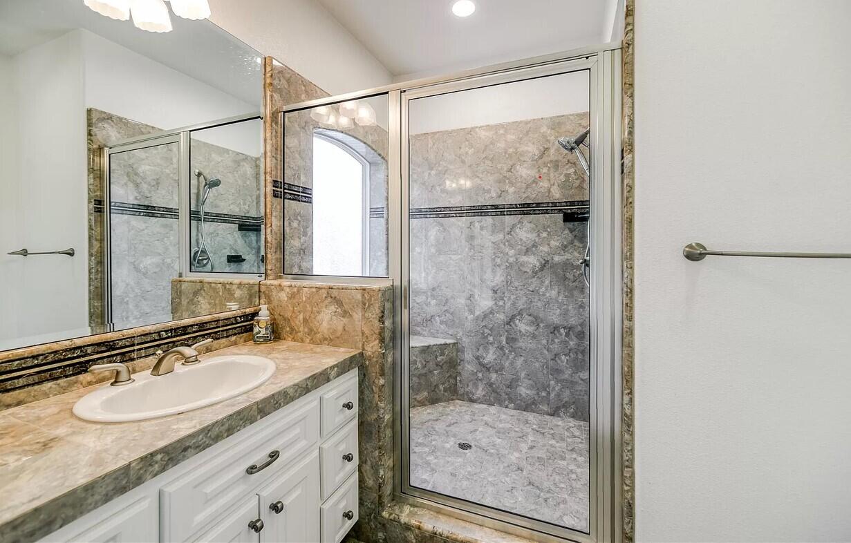 13497 Tierra Heights Road Redding, CA 96003 - Photo 18 of 20 Screenshot 2025-12-01 041325