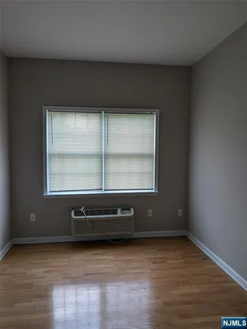 $2,895 | 333 Willow Street, Unit 402, Teaneck, NJ 07666