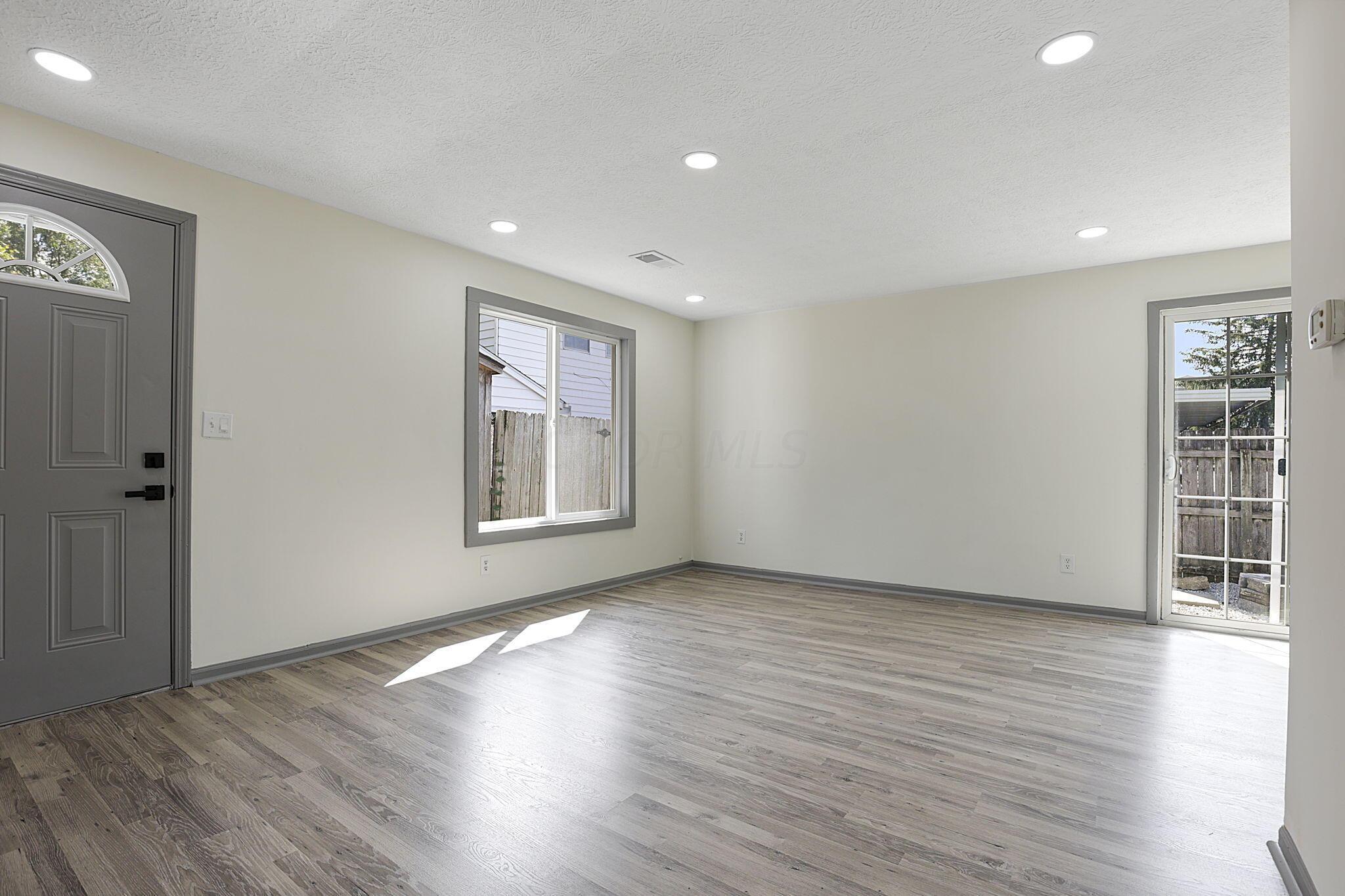 3375 Spangler Road, Unit A6 Columbus, OH 43207 - Photo 6 of 20 10-web-or-mls-0D3A4582