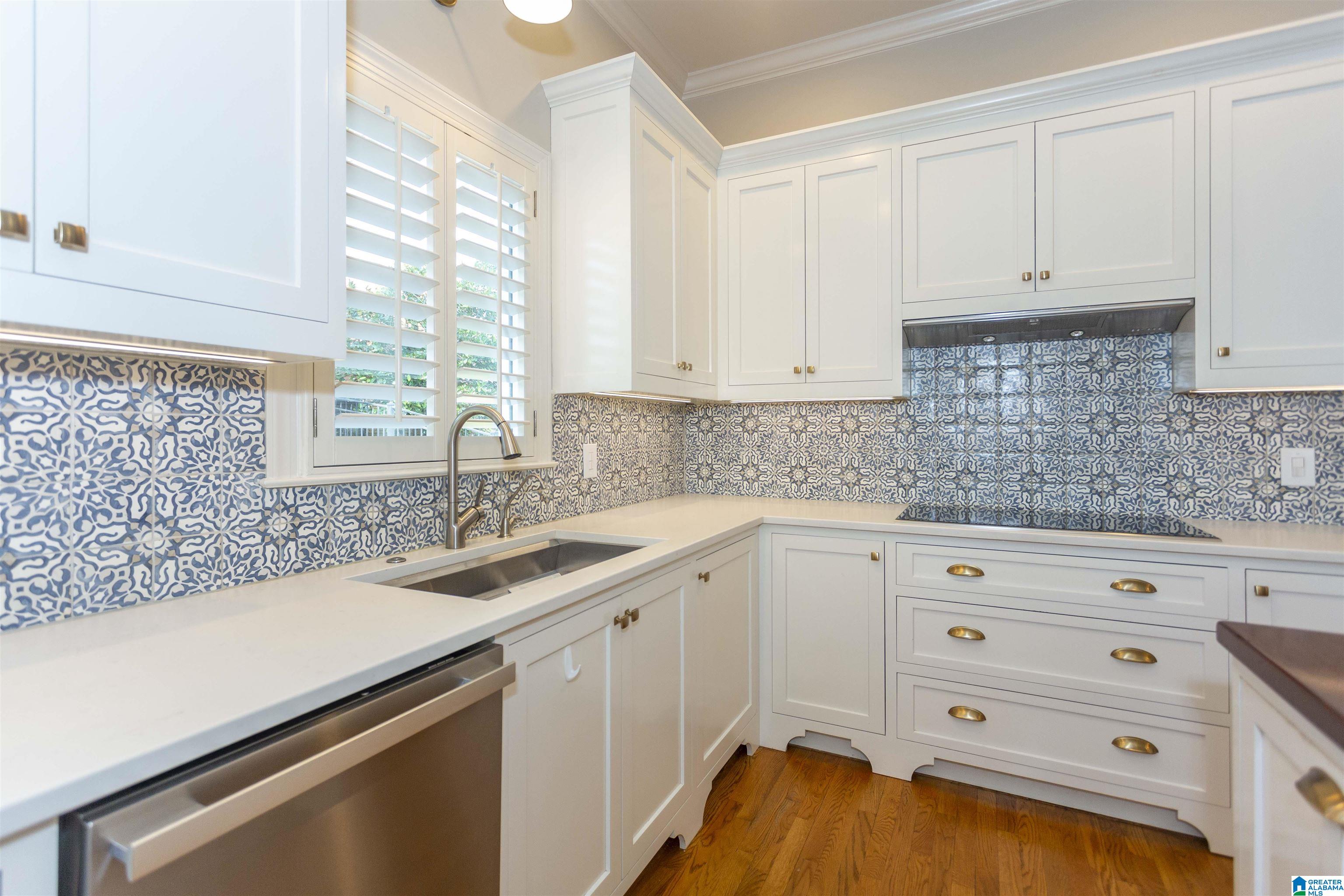 2129 Hickory Ridge Circle Birmingham, AL 35243 - Photo 8 of 42