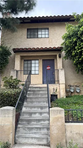 $439,000 | 121 West 9th Street, Unit 25, Azusa, CA 91702
