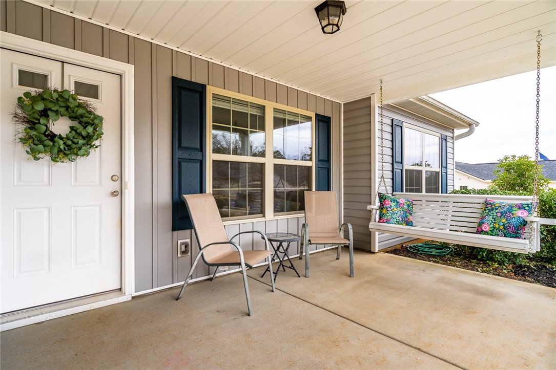 1015 St Charles Way Anderson, SC 29621 - Photo 4 of 27 Gallery Image 4