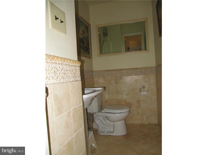 284 South Roberts Road Bryn Mawr, PA 19010 - Photo 12 of 25 Half Bath