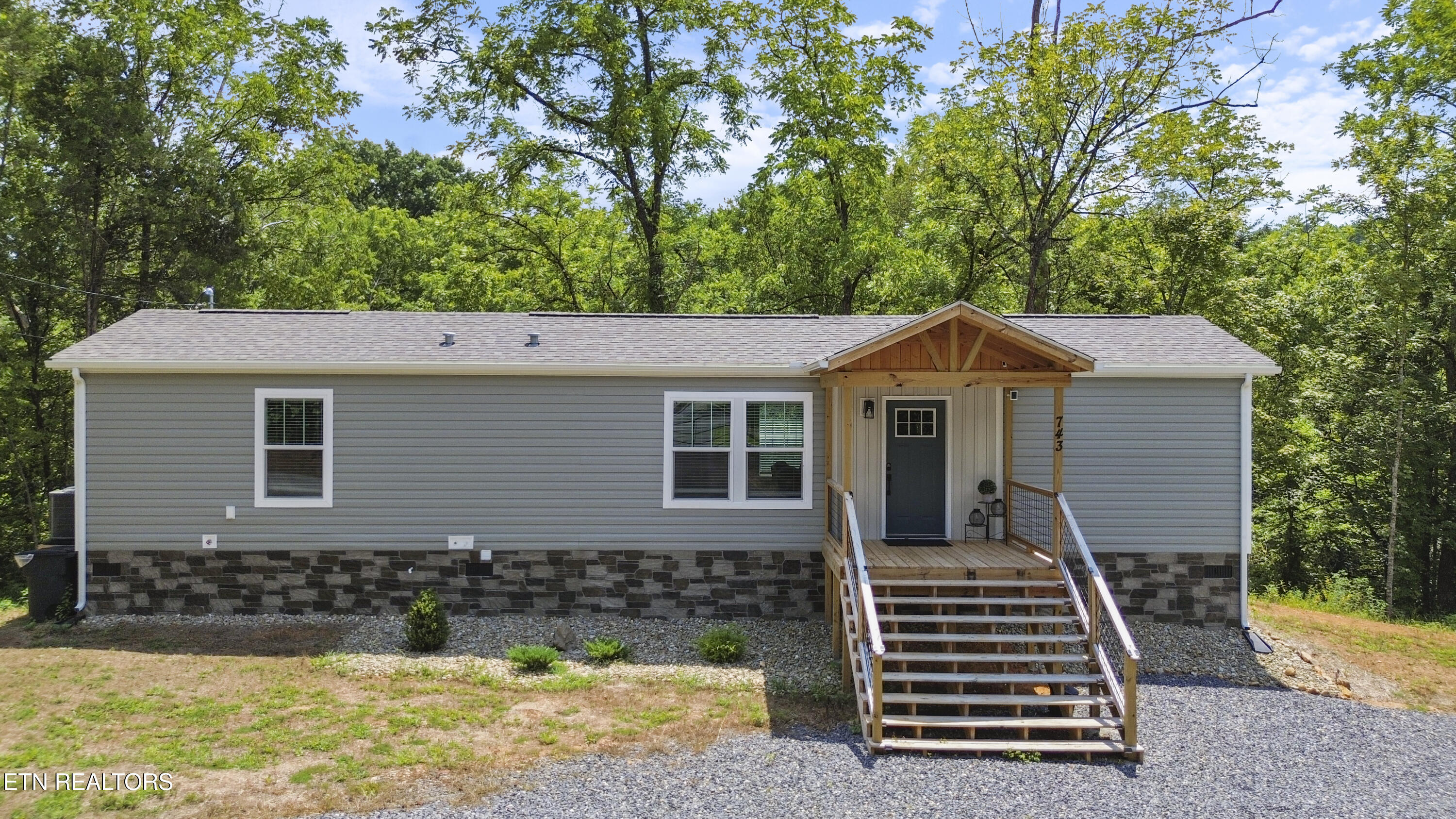 743 Pollard Road Kodak, TN 37764 - Photo 1 of 14 dji_fly_20240810_131714_232_172331360688
