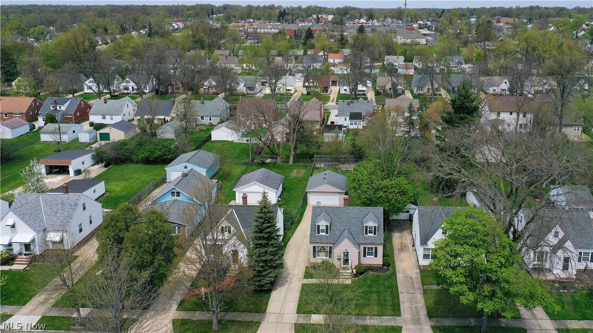 5695 Shawnee Road Cleveland, OH 44124 - Photo 29 of 31 Aerial View