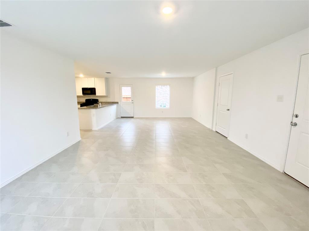 6905 Adderly Road Pilot Point, TX 76258 - Photo 2 of 11