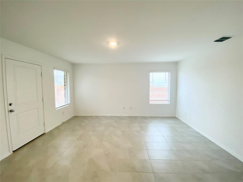 6905 Adderly Road Pilot Point, TX 76258 - Photo 4 of 11