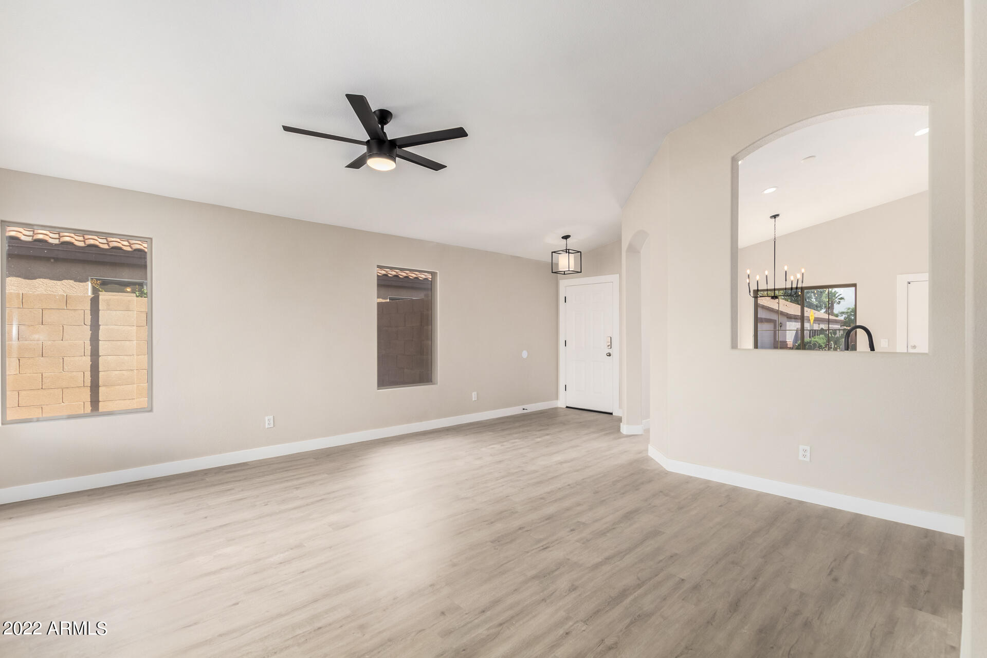 6930 West Phelps Road Peoria, AZ 85382 - Photo 6 of 31 0010-10-Phelps