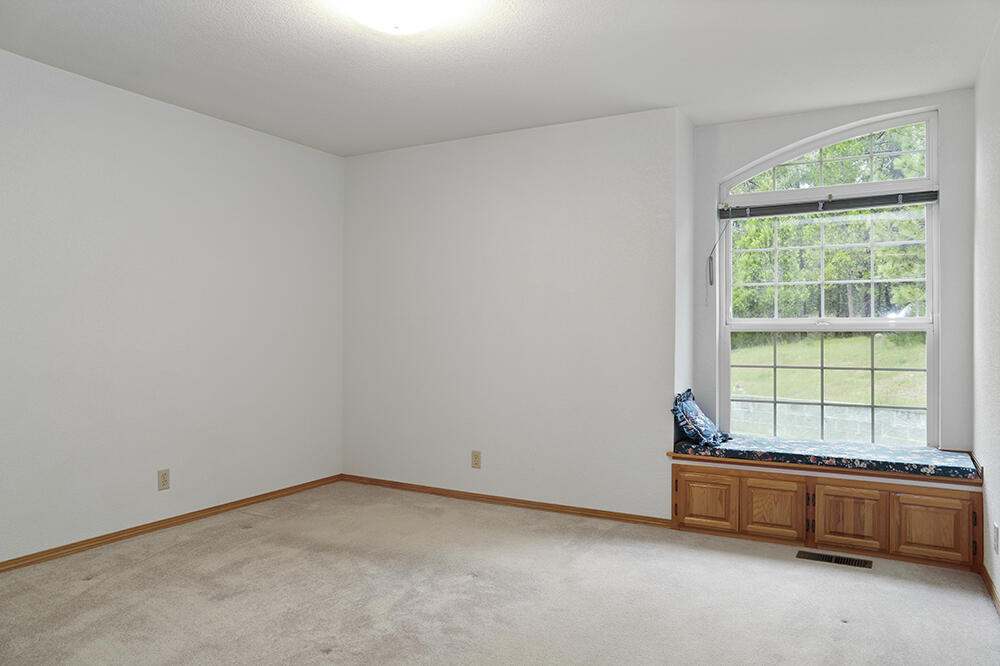 284 Hidden Valley Road Grants Pass, OR 97527 - Photo 23 of 55 22