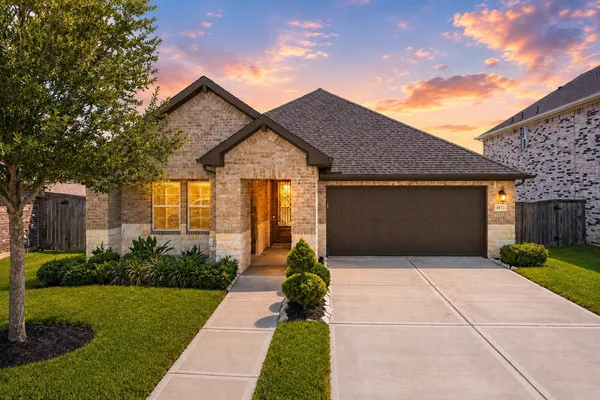 $2,790 | 1971 Highland Meadows Drive, Pearland, TX 77089