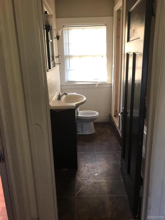 759 Webb Street Detroit, MI 48202 - Photo 9 of 14