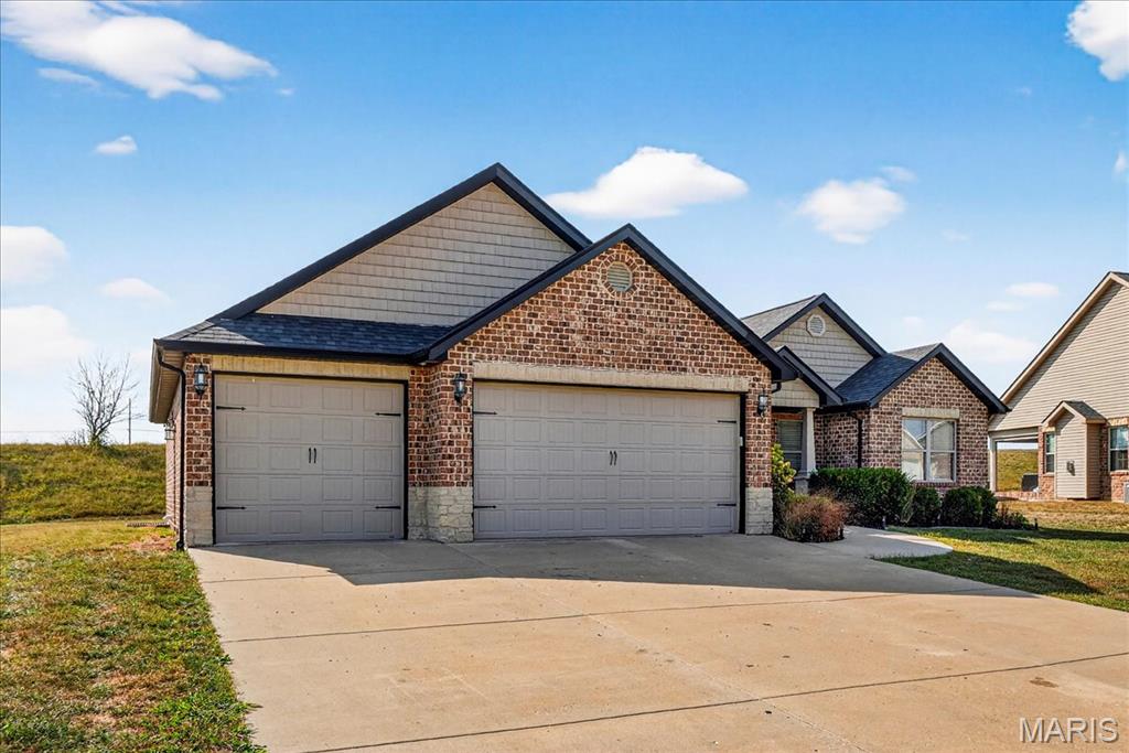 1613 Ontario Drive Waterloo, IL 62298 - Photo 2 of 36