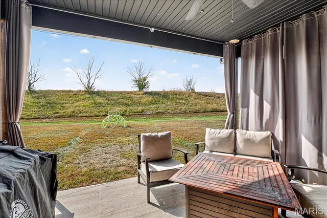 $510,000 | 1613 Ontario Drive, Waterloo, IL 62298