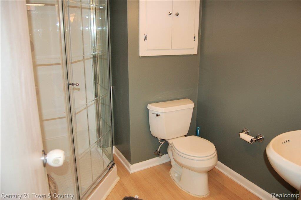 18882 Beverly Road Franklin, MI 48025 - Photo 16 of 25 Bathroom in LL