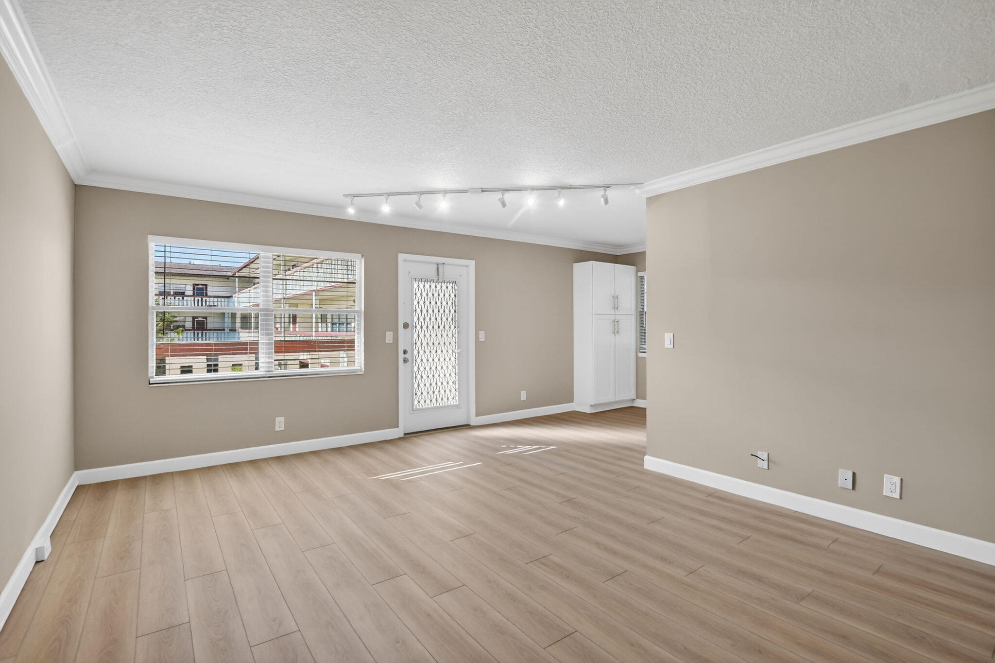 277 Brighton Drive, Unit G Boca Raton, FL 33434 - Photo 7 of 44 6-web-or-mls-DSC_8168