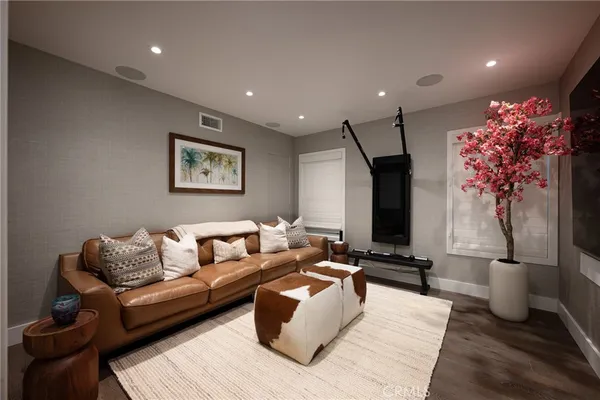 $6,495,000 | 519 Signal Road, Newport Beach, CA 92663