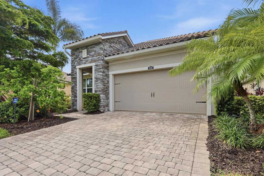 11595 Renaissance Boulevard Venice, FL 34293 - Photo 6 of 52