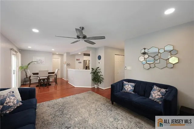 $4,000 | 160 Buttonwood Drive, Piscataway, NJ 08854