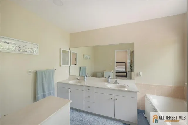 $4,000 | 160 Buttonwood Drive, Piscataway, NJ 08854