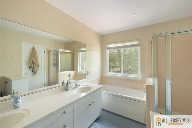 $4,000 | 160 Buttonwood Drive, Piscataway, NJ 08854