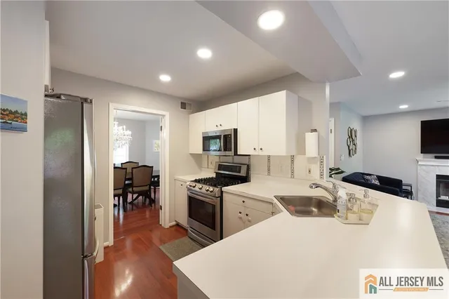 $4,000 | 160 Buttonwood Drive, Piscataway, NJ 08854