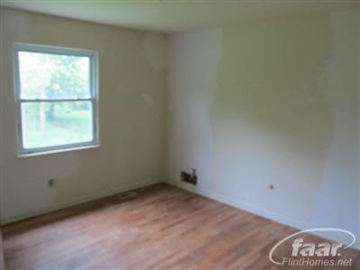 9050 North Seymour Road Flushing, MI 48433 - Photo 6 of 9 20166132-5.JPG