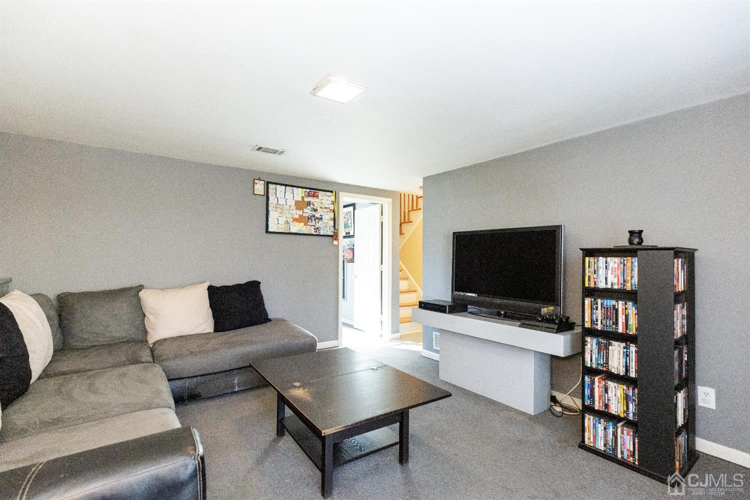 2 Winslow Road Edison, NJ 08837 - Photo 26 of 67 Gallery Image 26